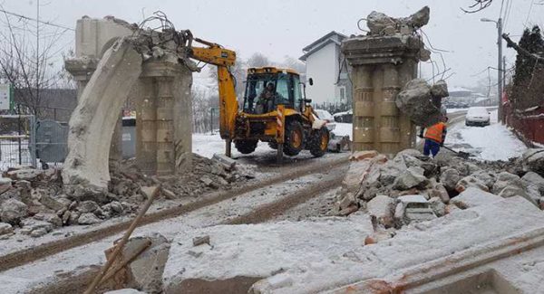 poarta-cimitir-evreiesc