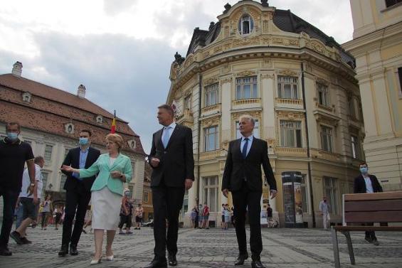 iohannis-fara-masca