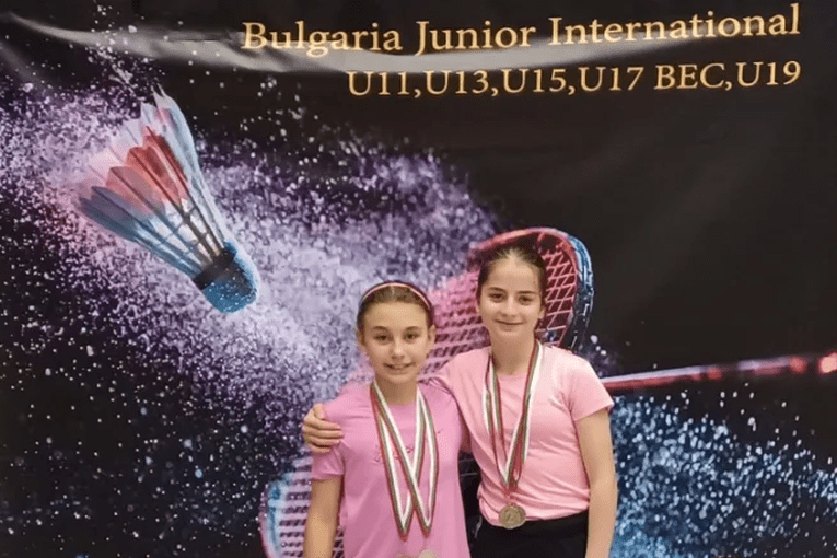 jucatoare-badminton