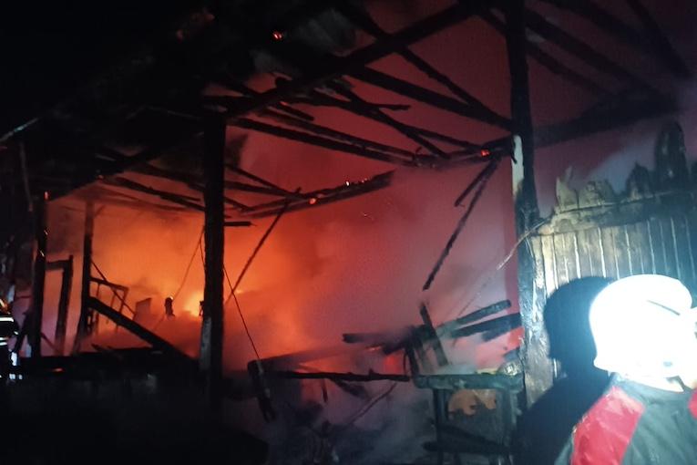 incendiu-puternic-Suceava